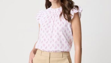 Flutter sleeve top deal